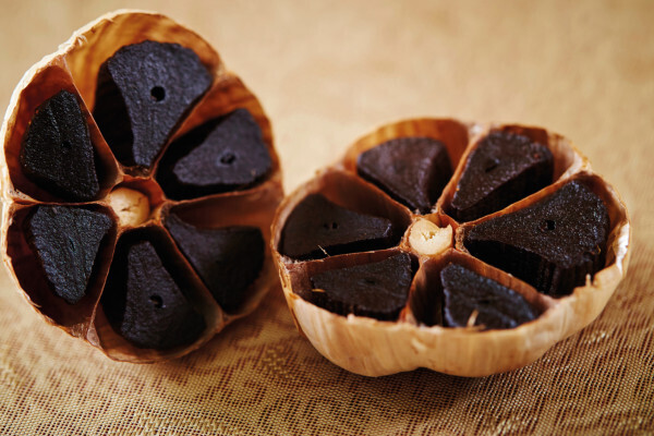Los beneficios del ajo negro!